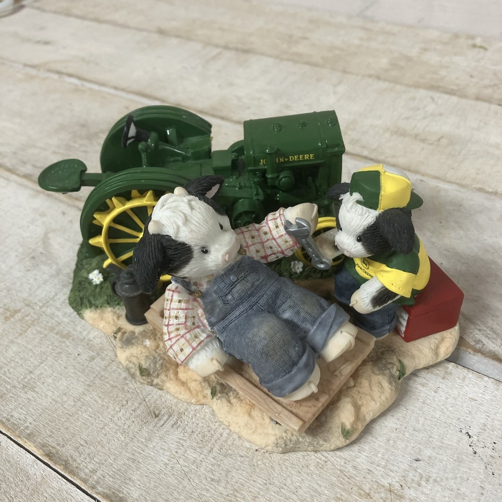 Enesco, Mary's Moo Moos, John Deere Model D Tractor Figurine, Resin